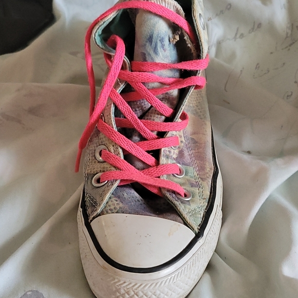 Gently used Converse all start - Picture 2 of 3